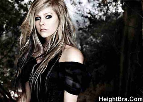 Avril Lavigne’s Measurements: Bra Size, Height, Weight and More